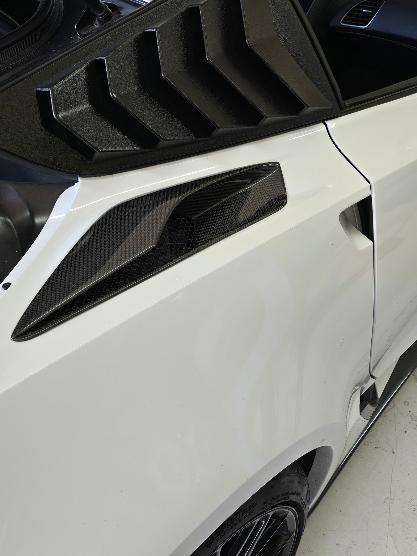 2015 - 2019 Chevrolet Corvette C7 Z06/ZR1 Carbon Fiber Quarter Panel Intake Vents