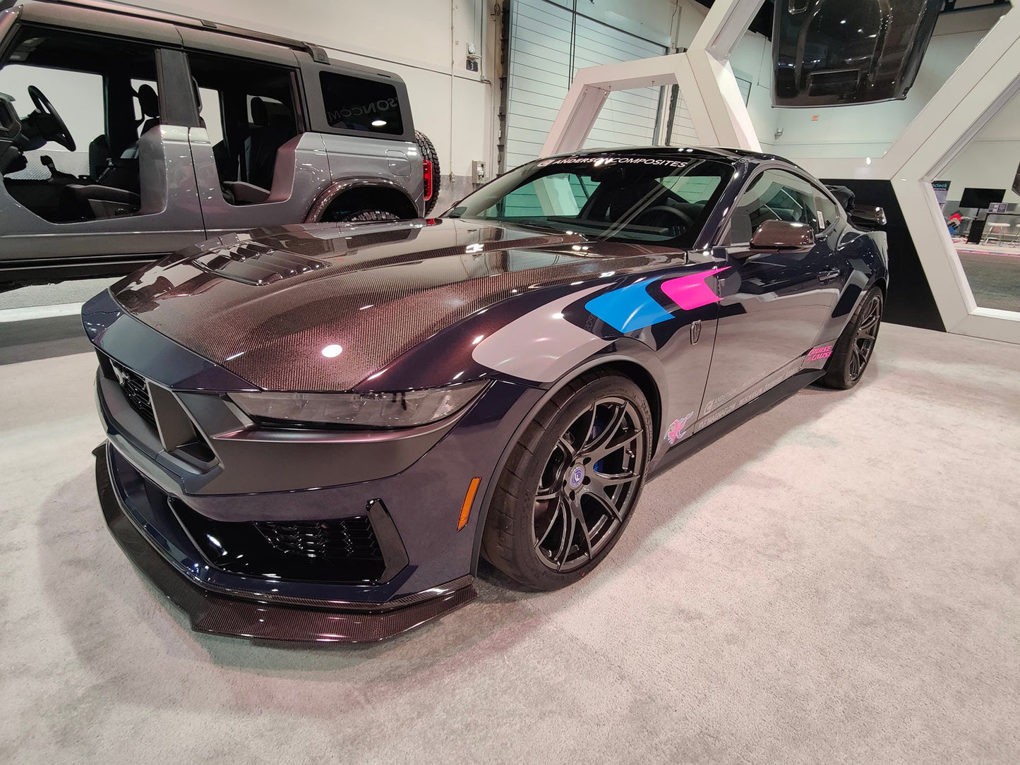 2024 FORD MUSTANG TYPE-OE DOUBLE-SIDED CARBON FIBER HOOD