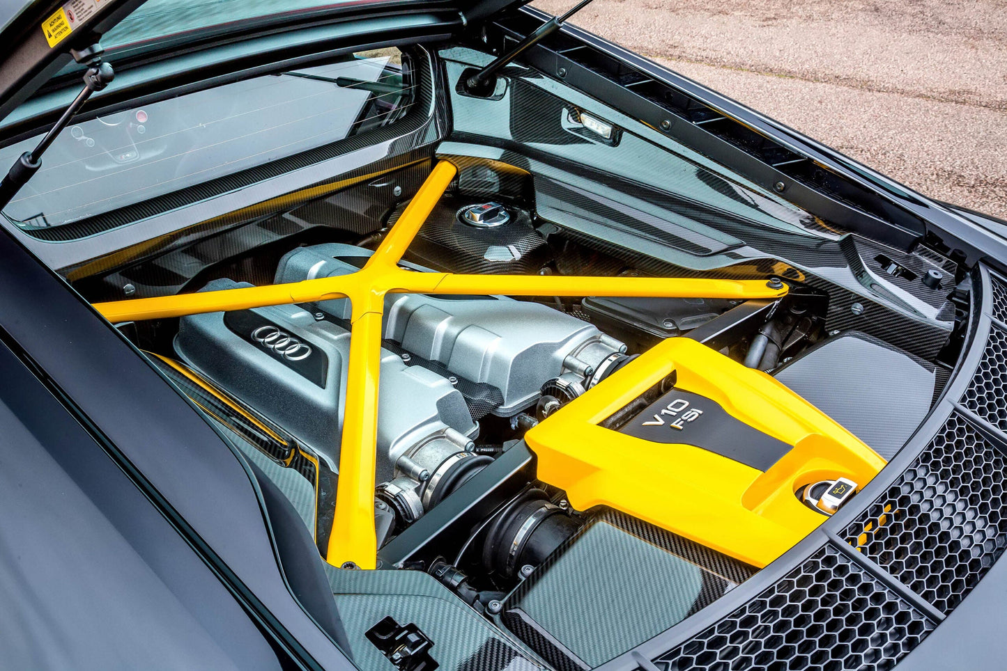 ENGINE BAY KIT (7 PIECES) CARBON FIBER / AUDI R8 GEN 2 COUPE