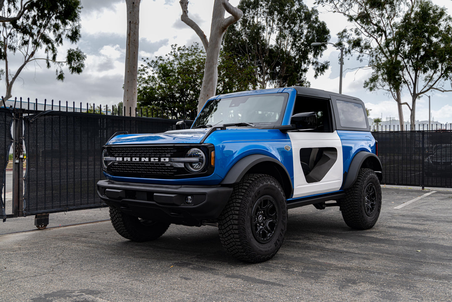 2021 - 2024 Ford Bronco Fiberglass Halo Doors with Carbon Fiber Inserts (2-Door)