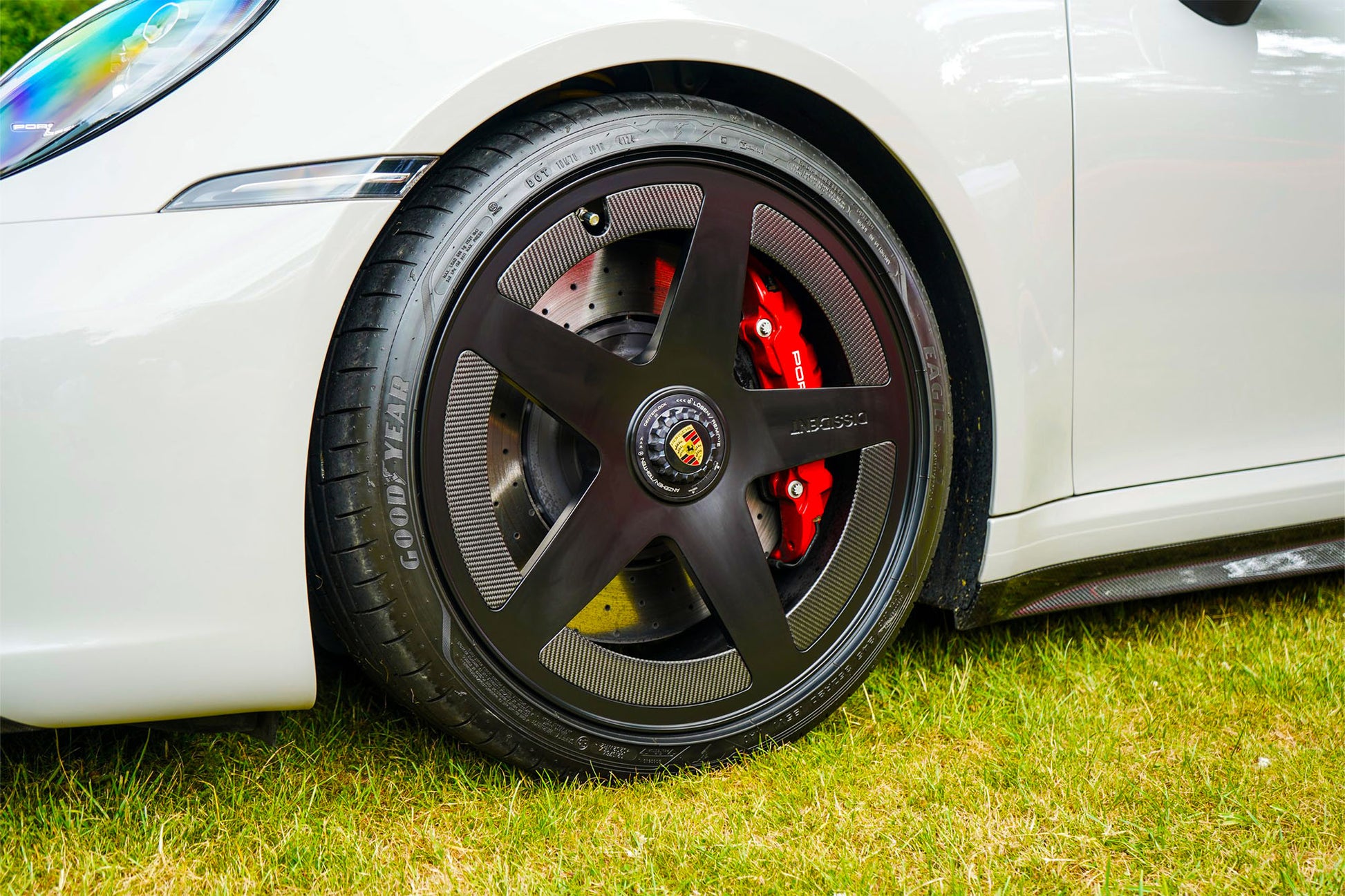Dissident Automotive Porsche 911 (992) Carbon Fibre Front & Rear Wheel Shrouds For The DD1