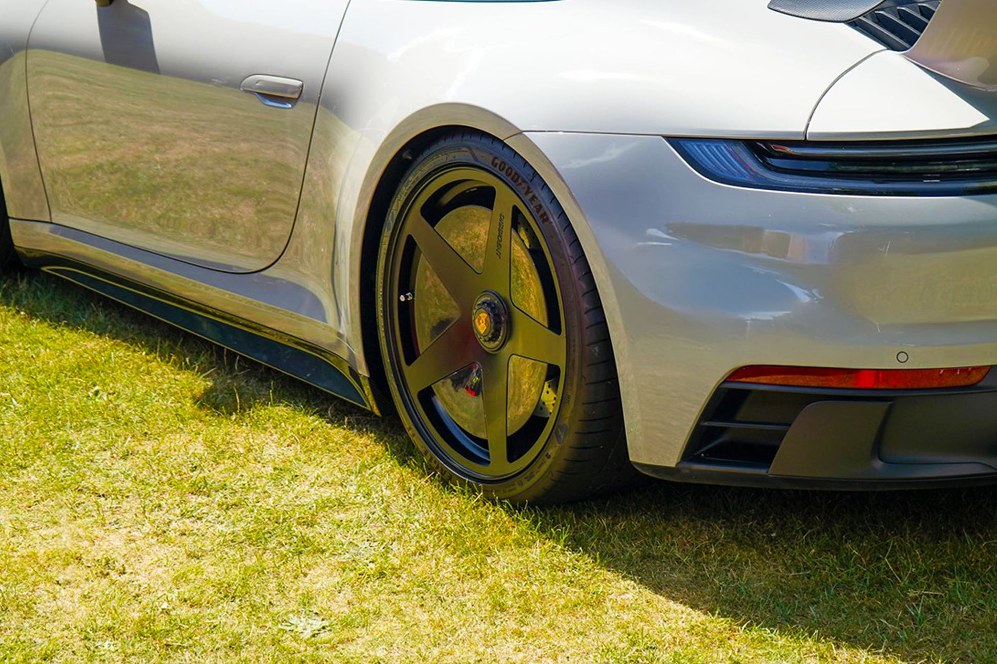 Dissident Automotive Porsche 911 (992) Carbon Fibre Rear Aero Disc Shroud For The DD1