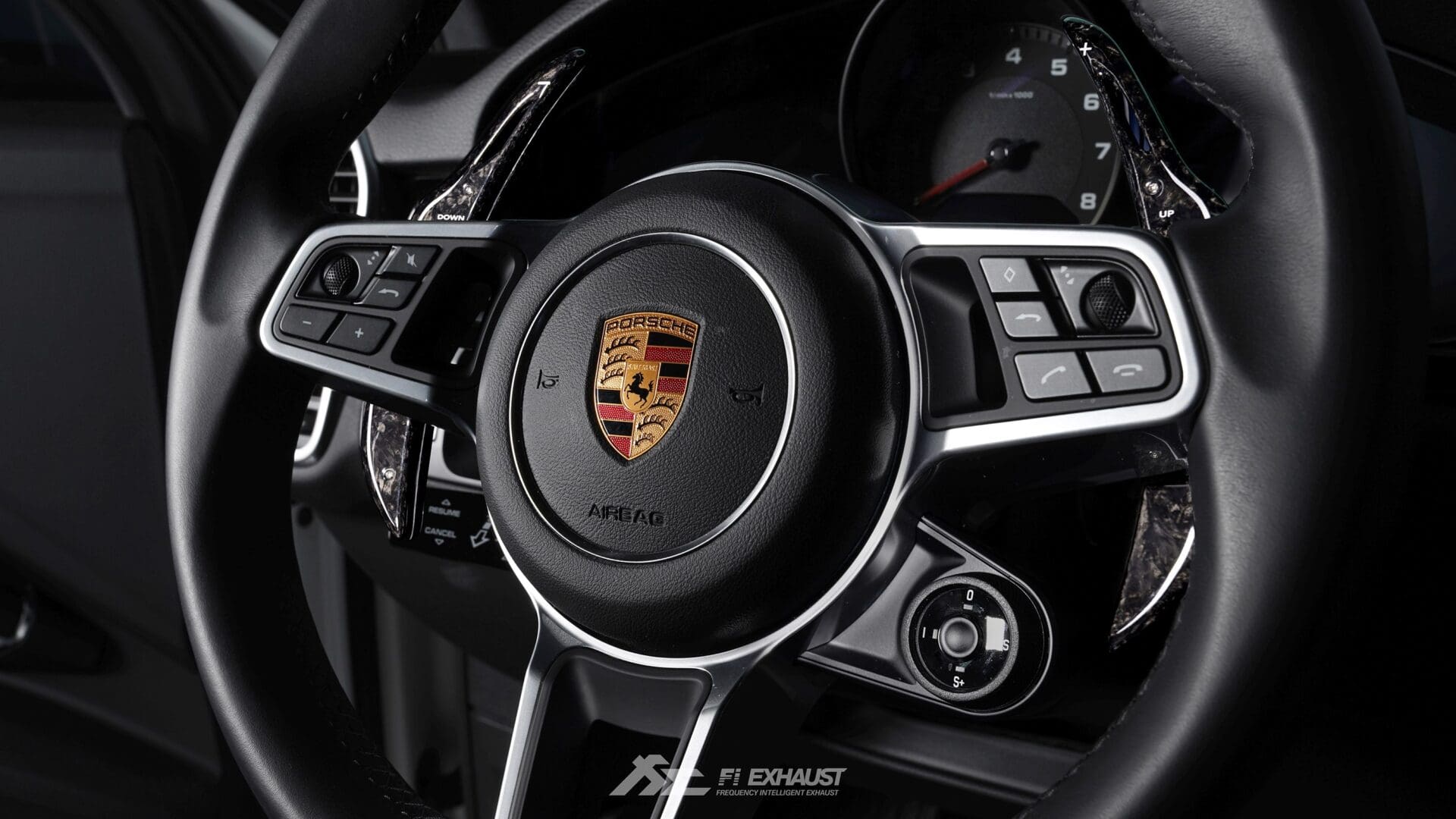 FI CF Porsche Paddles Twill 04