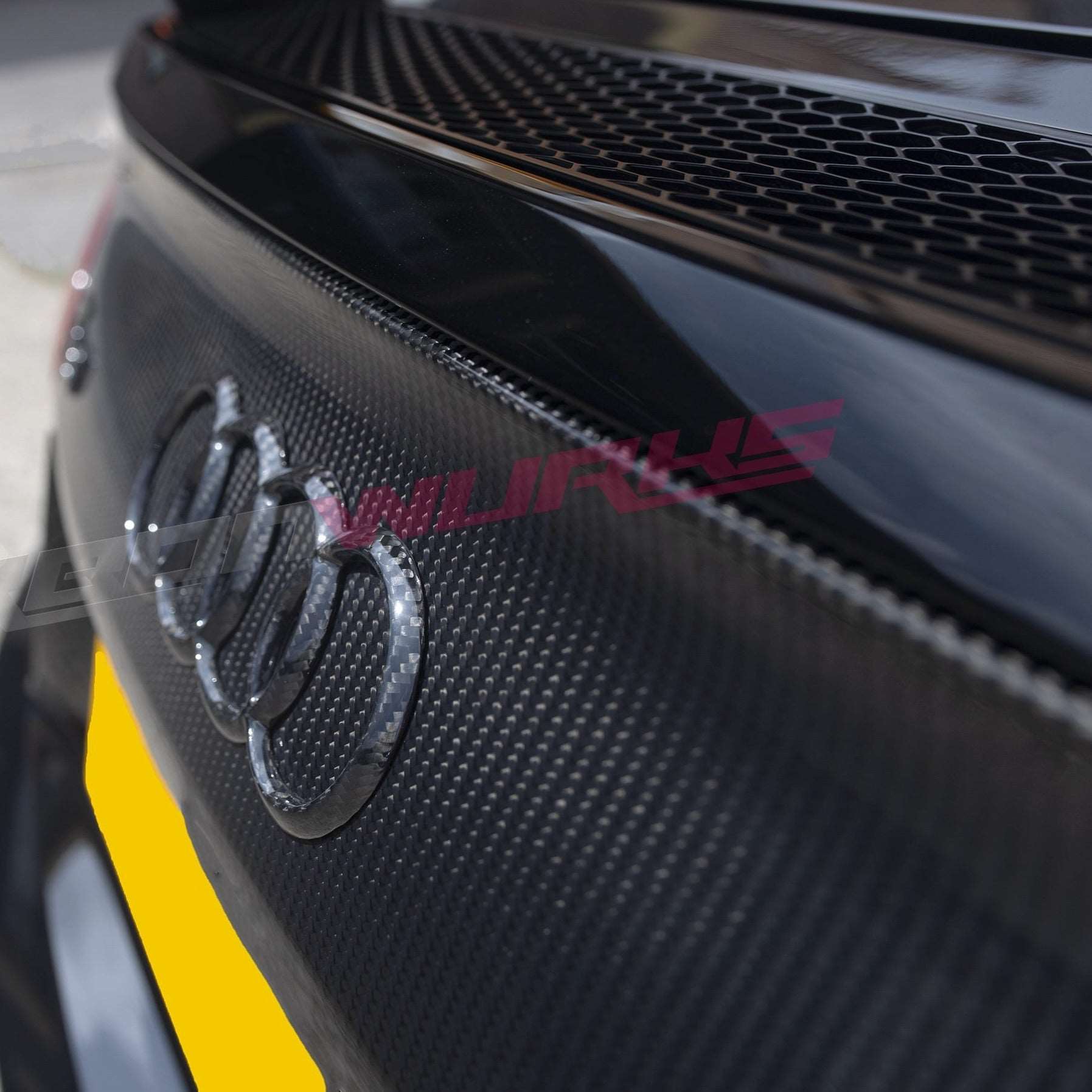 AUDI R8 COUPE CARBON FIBRE BOOT PANEL