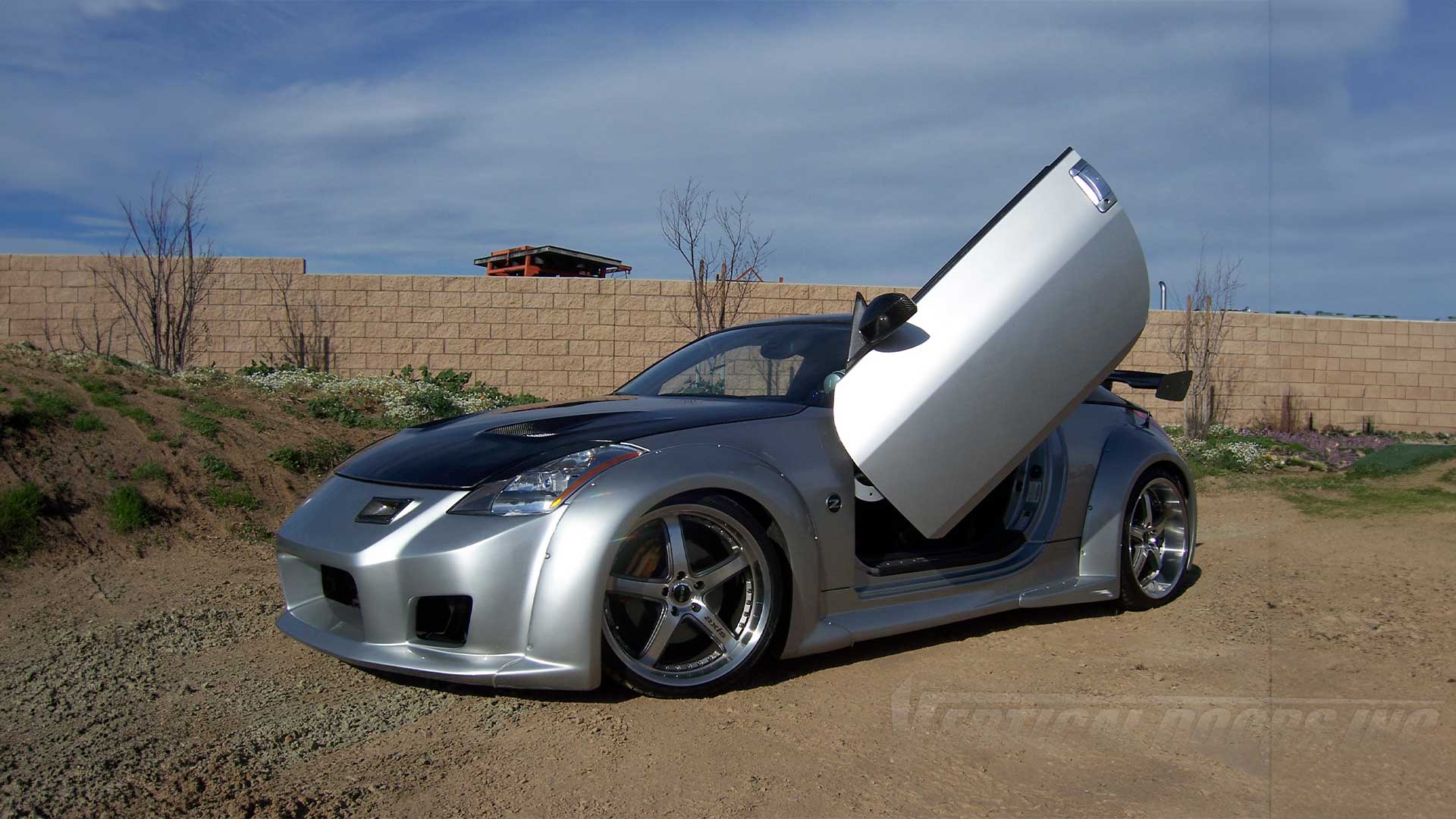 Elevate Your 350Z: Nissan 350Z Vertical Doors Kit 2003-2009