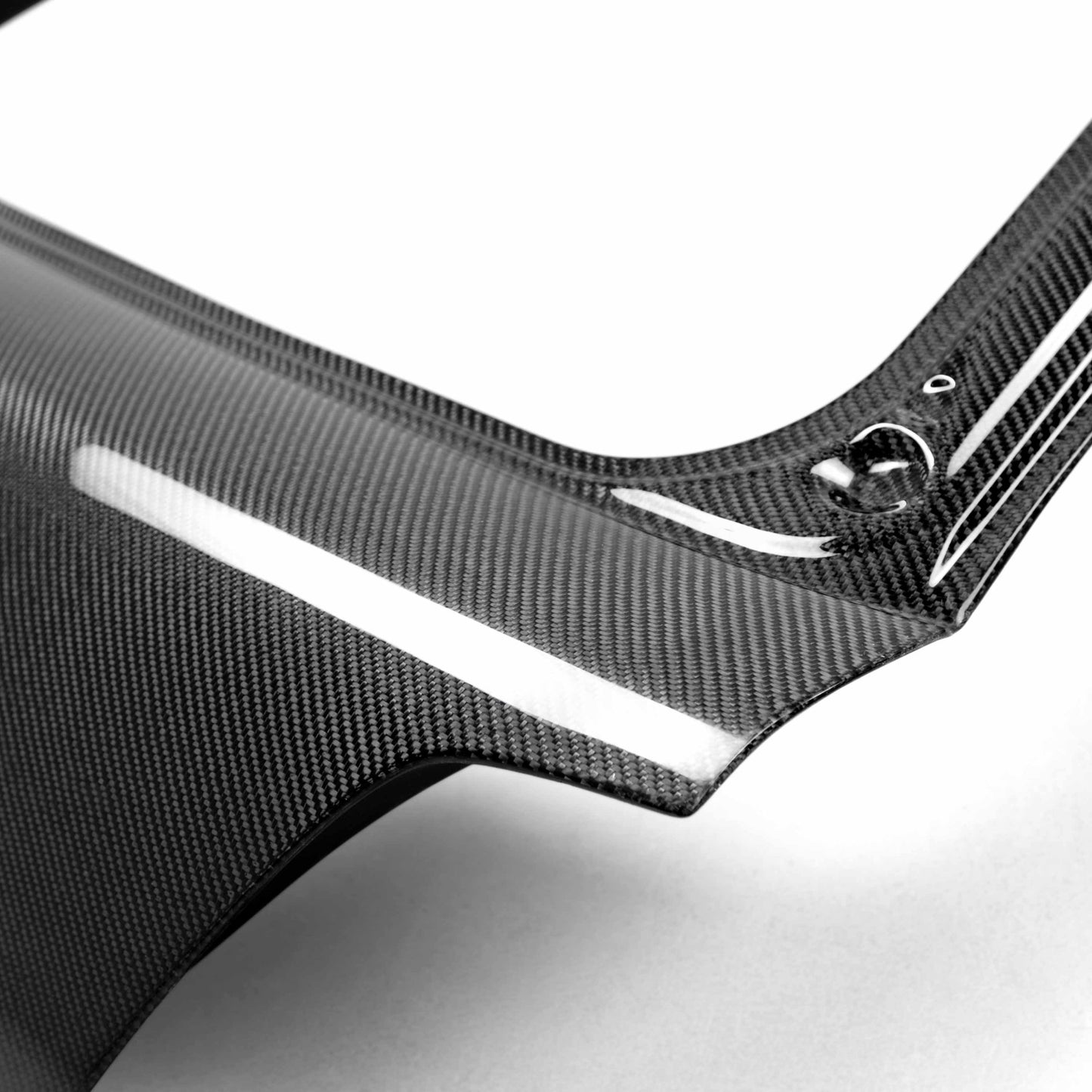 OEM-Style Carbon Fiber Trunk Lid For 2002-2007 Subaru Impreza/WRX Wagon