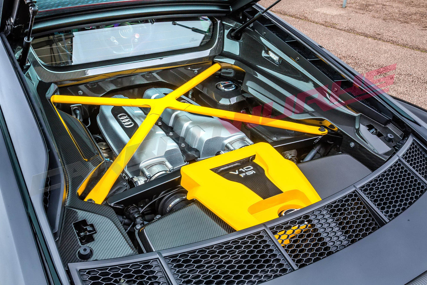 ENGINE BAY KIT (7 PIECES) CARBON FIBER / AUDI R8 GEN 2 COUPE